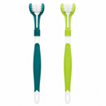 Detalle triple cabezal cepillo dental mascota senior higiene bucal